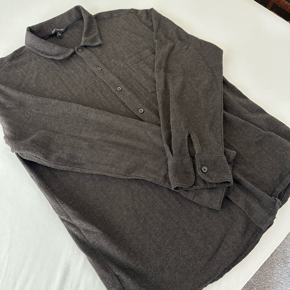 Banana Republic button down for men. - Picture 3 of 5